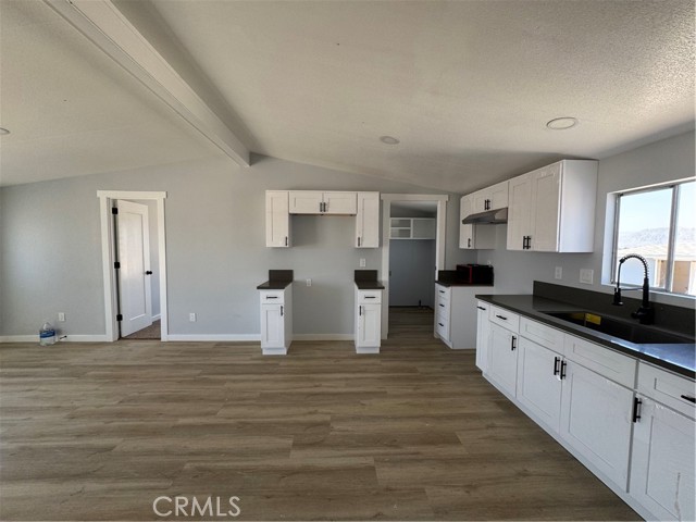 Detail Gallery Image 3 of 18 For 15030 Fairlane Rd, Lucerne Valley,  CA 92356 - 3 Beds | 2 Baths