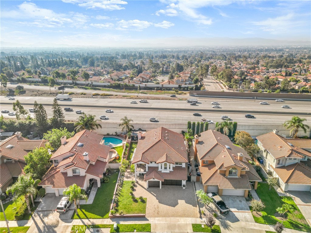 https://media.crmls.org/medias/98b442d7-993f-49b5-be6d-9a18503e1095.jpg?preset=X-Large