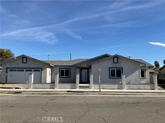 310 N Western, Hemet CA: https://media.crmls.org/medias/98b46210-03e3-4c5e-abe1-f39711739b9f.jpg