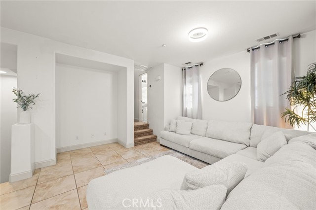 Detail Gallery Image 4 of 47 For 31210 Strawberry Tree, Temecula,  CA 92592 - 3 Beds | 2/1 Baths