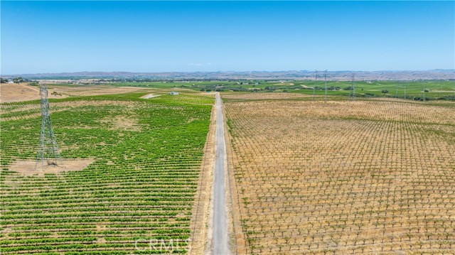 4950 Union Rd, Paso Robles CA: https://media.crmls.org/medias/98b4f42c-8cf4-478f-945b-815fd0f1a94c.jpg