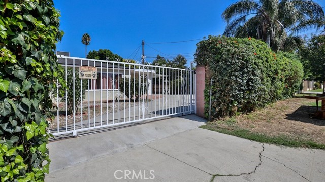 Detail Gallery Image 3 of 42 For 15841 Marlin Pl, Van Nuys,  CA 91406 - 2 Beds | 2 Baths