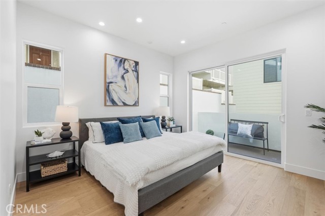 Detail Gallery Image 32 of 41 For 617 N Irena Ave a,  Redondo Beach,  CA 90277 - 4 Beds | 3/1 Baths