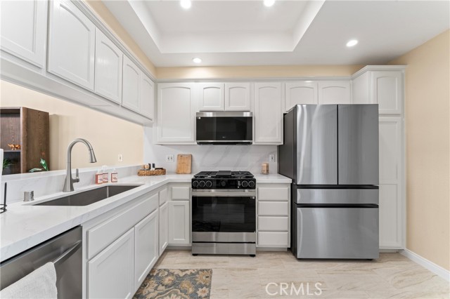 2095 Wetstone Court, Thousand Oaks CA: https://media.crmls.org/medias/98b5851e-c0fd-4bb3-8854-c1e625d3e2dc.jpg