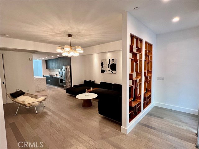 Detail Gallery Image 4 of 26 For 1345 Havenhurst Dr #4,  West Hollywood,  CA 90046 - 2 Beds | 2/1 Baths