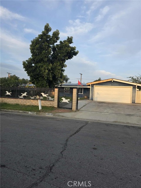 Detail Gallery Image 7 of 46 For 3577 Briarvale, Corona,  CA 92879 - 4 Beds | 2 Baths