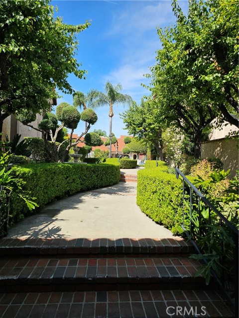 Detail Gallery Image 56 of 69 For 1711 Grismer Ave #52,  Burbank,  CA 91504 - 3 Beds | 3 Baths