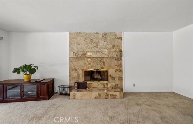 5340 Edgeware Drive, Calabasas CA: https://media.crmls.org/medias/98b7fca7-8fa7-4501-a471-862cb52ff82b.jpg