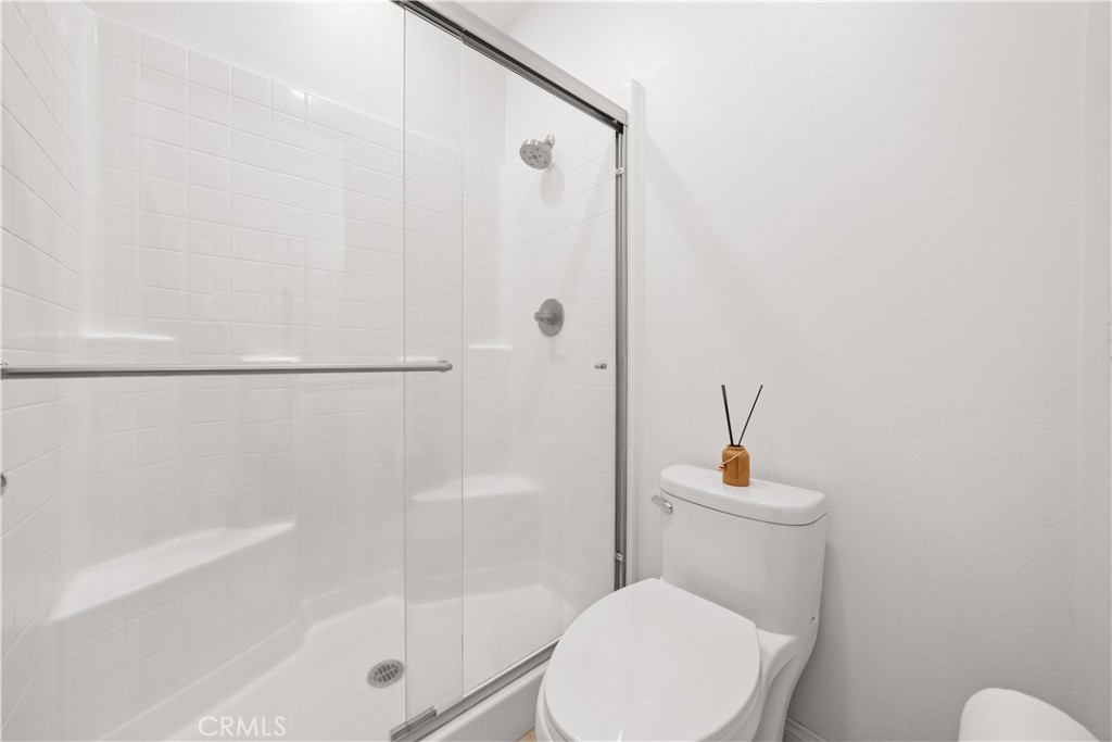 https://media.crmls.org/medias/98b82dfc-724a-46b7-a68c-e01f38cc80c7.jpg?preset=X-Large