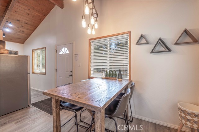 Detail Gallery Image 11 of 26 For 42581 Willow Ave, Big Bear Lake,  CA 92315 - 2 Beds | 1 Baths