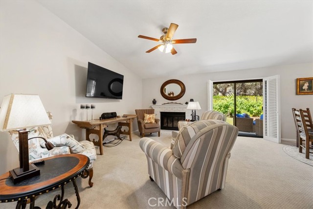 Image 4 of 50 For 675 Barberry Way