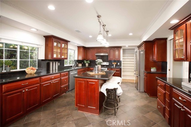 1534 Idlewood Road, Glendale CA: https://media.crmls.org/medias/98b904f4-0213-4b90-9a3d-b89ff03a15d3.jpg