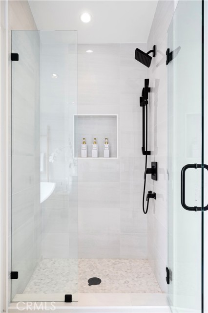 3731 5th Avenue, Corona del Mar CA: https://media.crmls.org/medias/98b9fa55-c217-4e37-9ba5-149bab3d2002.jpg