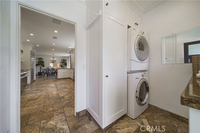 Detail Gallery Image 20 of 63 For 516 E Stocker St, Glendale,  CA 91207 - 4 Beds | 3 Baths