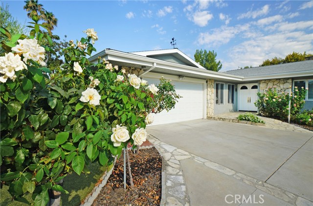 Detail Gallery Image 3 of 70 For 24341 Johnetta St, Woodland Hills,  CA 91367 - 4 Beds | 2 Baths