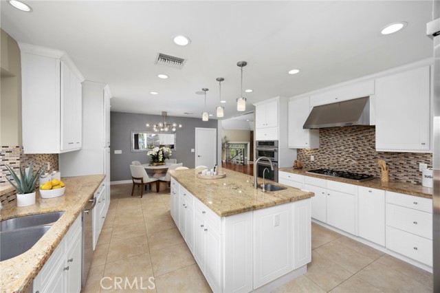 940 Singing Wood Drive, Arcadia CA: https://media.crmls.org/medias/98bae3b1-be54-4466-ad10-5aabda446ce0.jpg