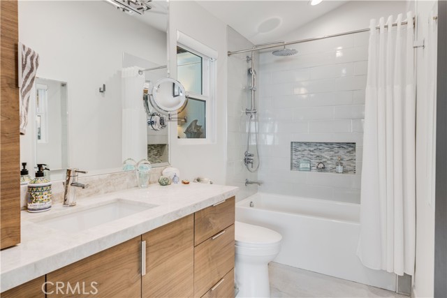 3003 Johnston Avenue, Redondo Beach, California 90278, 3 Bedrooms Bedrooms, ,2 BathroomsBathrooms,Residential,Sold,Johnston,SB22044317