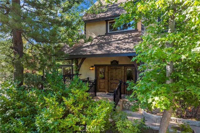 Detail Gallery Image 4 of 38 For 1034 Teakwood, Lake Arrowhead,  CA 92352 - 4 Beds | 3 Baths