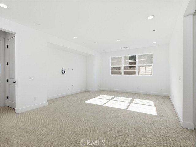 Detail Gallery Image 18 of 41 For 27558 Juniper Ln, Valencia,  CA 91381 - 5 Beds | 4/1 Baths