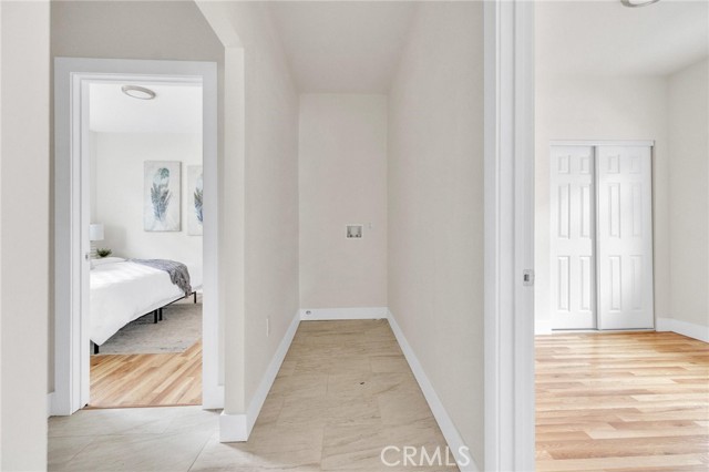 123 W 56th Street, Los Angeles CA: https://media.crmls.org/medias/98bbffed-7697-4b33-9a25-232a7b34c6bd.jpg