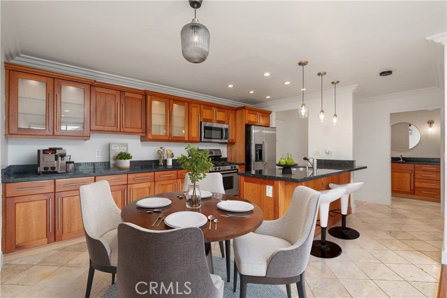 Detail Gallery Image 3 of 20 For 911 N Kings Rd #319,  West Hollywood,  CA 90069 - 1 Beds | 1 Baths
