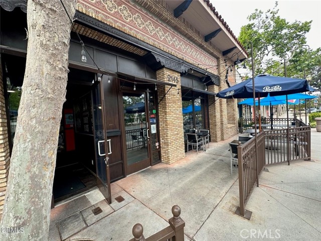 2135 Ventura Boulevard photo 5