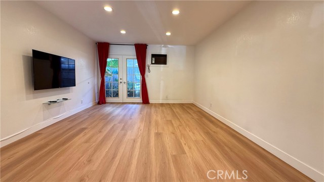 Detail Gallery Image 4 of 13 For 7672 Amazon Dr #2,  Huntington Beach,  CA 92647 - 2 Beds | 2 Baths
