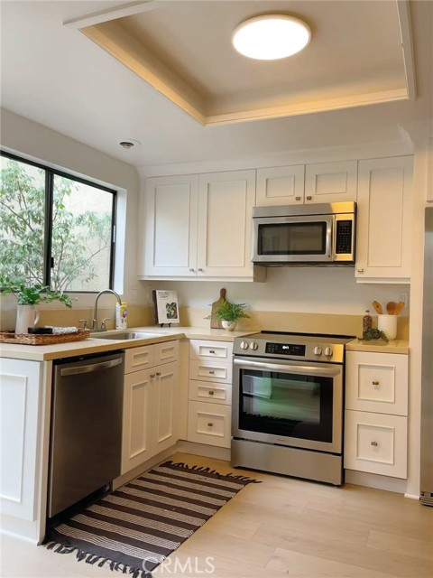 Detail Gallery Image 3 of 5 For 94 Smokestone, Irvine,  CA 92614 - 2 Beds | 1/1 Baths