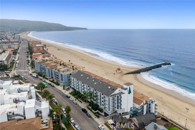 615 Esplanade, Redondo Beach, California 90277, 1 Bedroom Bedrooms, ,1 BathroomBathrooms,Residential,Sold,Esplanade,SB22067098