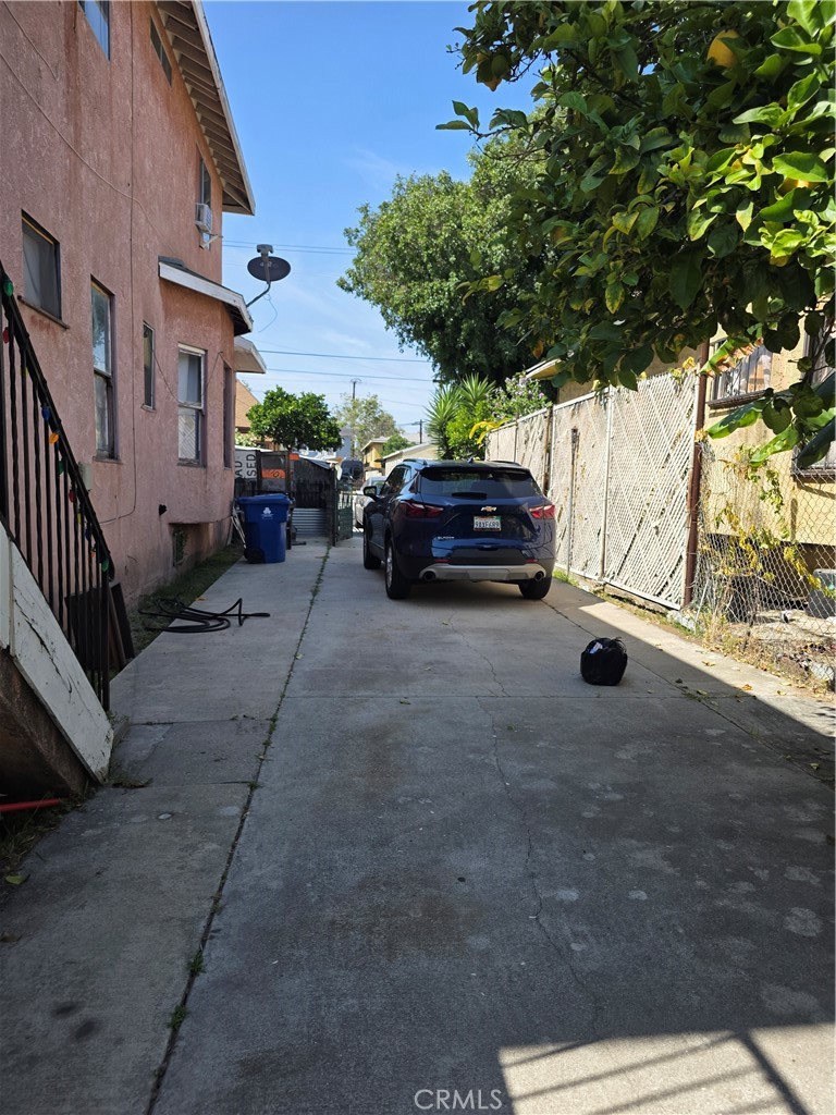 https://media.crmls.org/medias/98bdf8a8-bf65-417f-8e0e-e44c97773e19.jpg?preset=X-Large