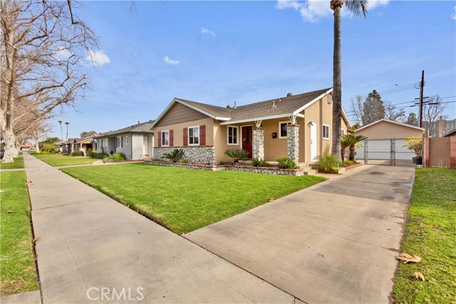 381 S Crest Rd, Orange, CA 92868