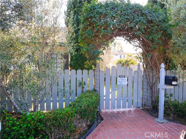 275 Cypress Dr #D, Laguna Beach, CA 92651