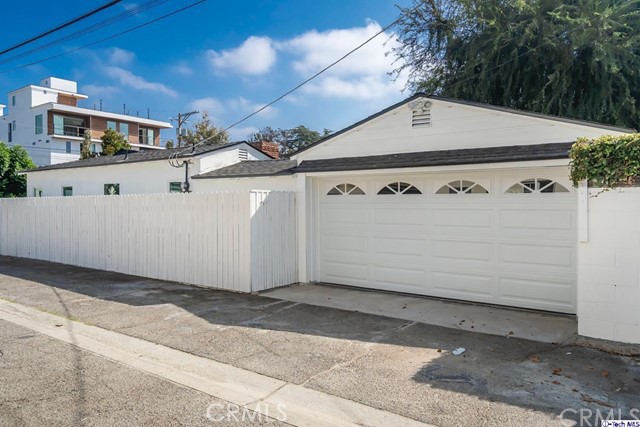 2 Bed Home for Sale in Toluca Lake, California
