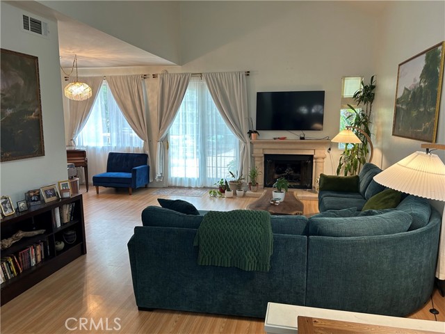 11919 Bubbling Brook Street, Moorpark CA: https://media.crmls.org/medias/98bf0729-3ab8-4c31-9134-a462759858e5.jpg