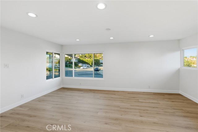 Detail Gallery Image 15 of 28 For 25302 Neptune Dr, Dana Point,  CA 92629 - 4 Beds | 2/1 Baths