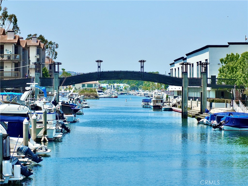 https://media.crmls.org/medias/98bf5438-b464-4ed2-966f-4e5090fe2aea.jpg?preset=X-Large