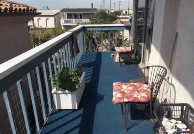 Detail Gallery Image 22 of 46 For 3513 Alma Ave, Manhattan Beach,  CA 90266 - 4 Beds | 3 Baths