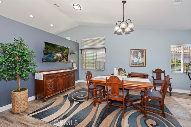 21269 Chardonnay Drive, Apple Valley CA: https://media.crmls.org/medias/98bf9723-4e6f-49fa-9a96-6fe29c1cbfba.jpg