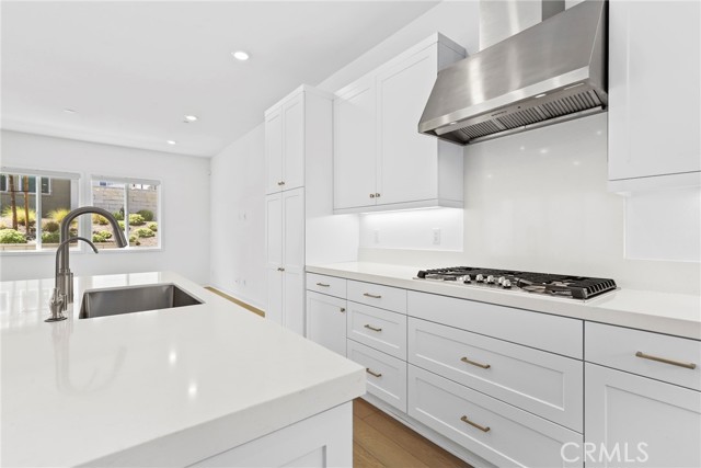 27124 Purple Sage Court, Valencia CA: https://media.crmls.org/medias/98c0148a-5612-4df5-9b4f-e60eca061960.jpg