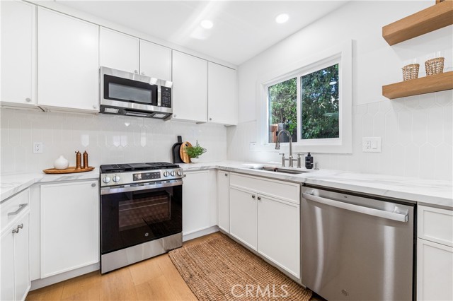 5309 E Appian Way, Long Beach CA: https://media.crmls.org/medias/98c03d04-2565-4480-afd8-d55d5e9e29b4.jpg