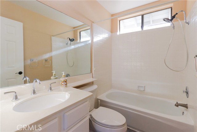 Detail Gallery Image 7 of 8 For 16 Crucillo, Rancho Santa Margarita,  CA 92688 - 3 Beds | 2/1 Baths