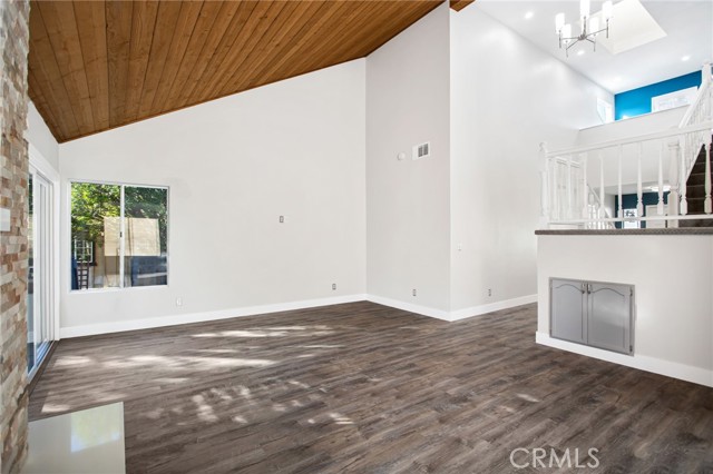 Detail Gallery Image 7 of 54 For 30471 Caliente Pl, Canyon Lake,  CA 92587 - 3 Beds | 2 Baths