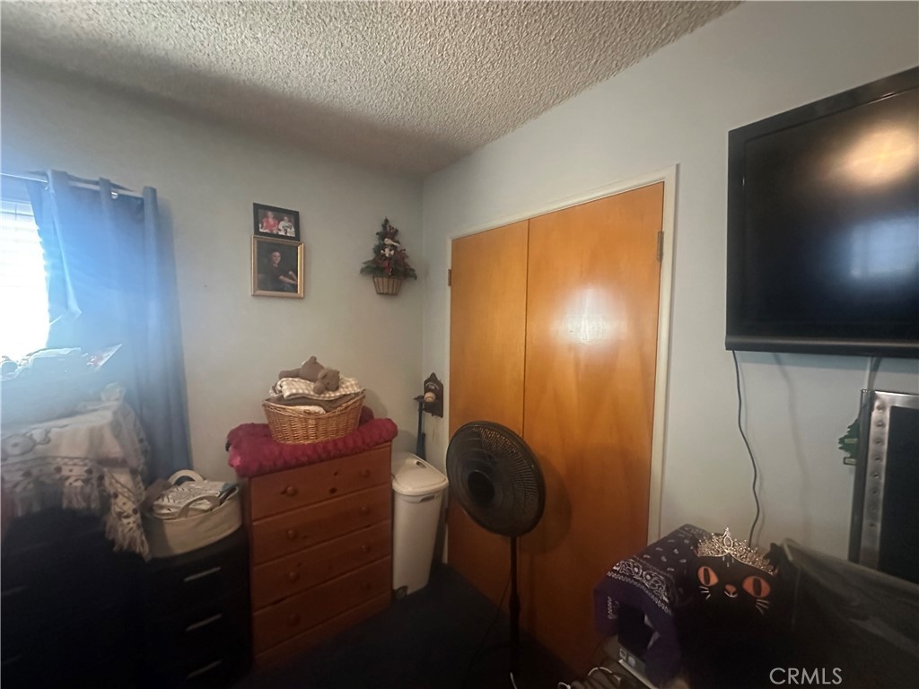 https://media.crmls.org/medias/98c1eca9-d426-4e24-bc82-b8c204d252a8.jpg?preset=X-Large