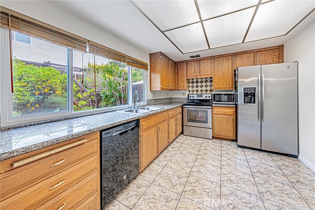 Detail Gallery Image 14 of 40 For 8237 Henshaw, Buena Park,  CA 90621 - 3 Beds | 2/1 Baths