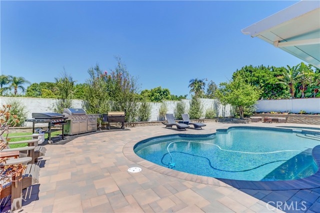 25701 Minoa Drive, Mission Viejo CA: https://media.crmls.org/medias/98c2d280-8303-4e91-a120-e8b3cde86110.jpg