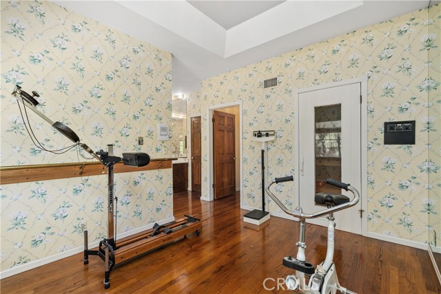 Detail Gallery Image 22 of 50 For 4751 Westchester Dr, Woodland Hills,  CA 91364 - 5 Beds | 7 Baths