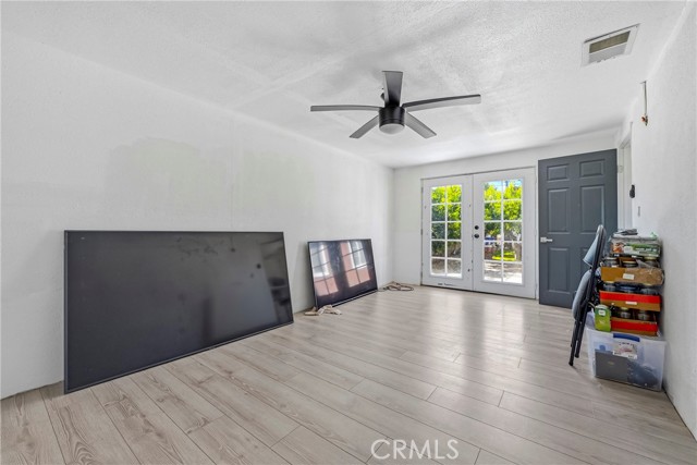 Detail Gallery Image 30 of 39 For 1054 W 24th, Merced,  CA 95340 - 3 Beds | 1 Baths