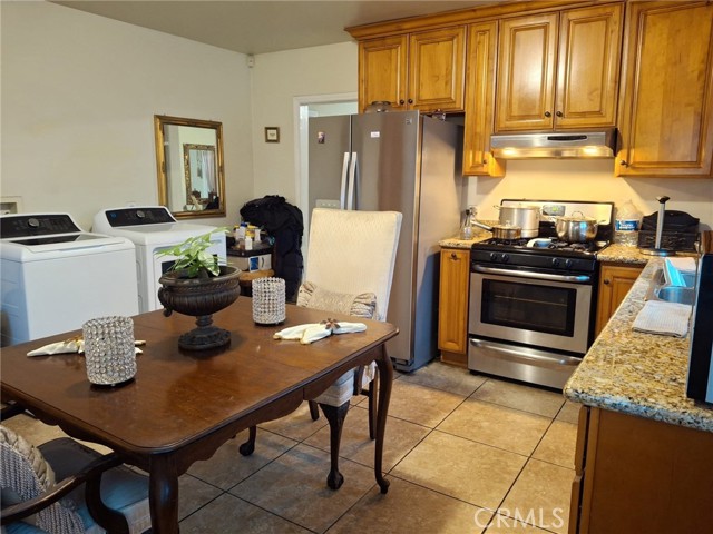 Detail Gallery Image 9 of 20 For 1346 W Century, Los Angeles,  CA 90044 - 2 Beds | 1 Baths