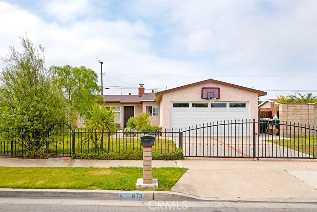 913 Joann St, Costa Mesa, CA 92627