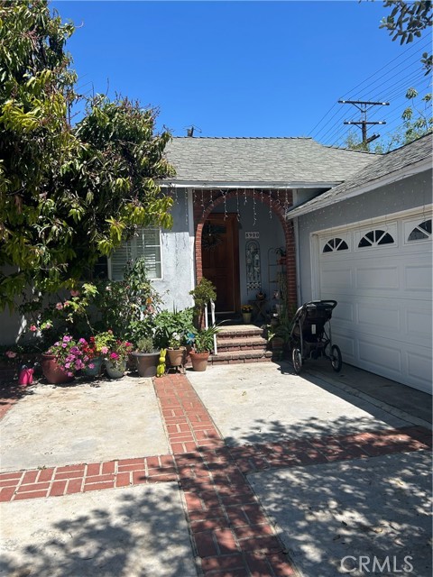 Detail Gallery Image 3 of 12 For 8900 Geyser Ave, Northridge,  CA 91324 - 3 Beds | 2 Baths